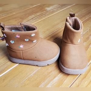 👶5/$15 Carter's Baby Girl Faux Seude Boots with Flower Embroidery
